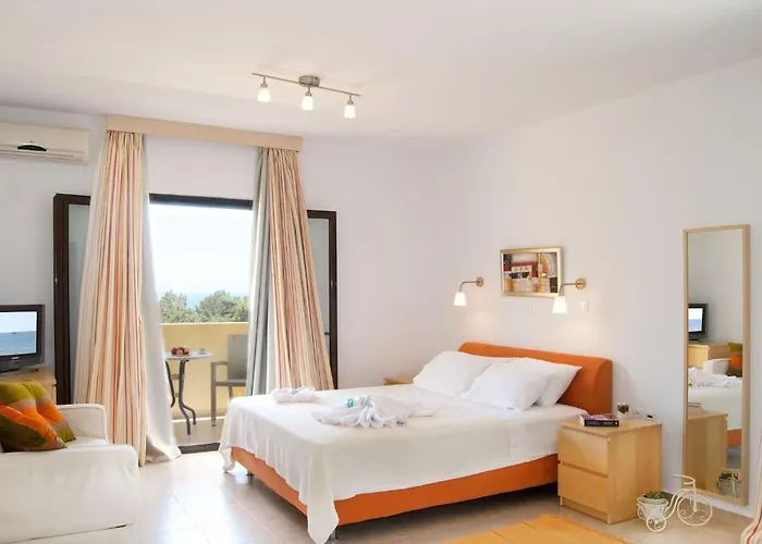 Апартаменты Miraluna 3*